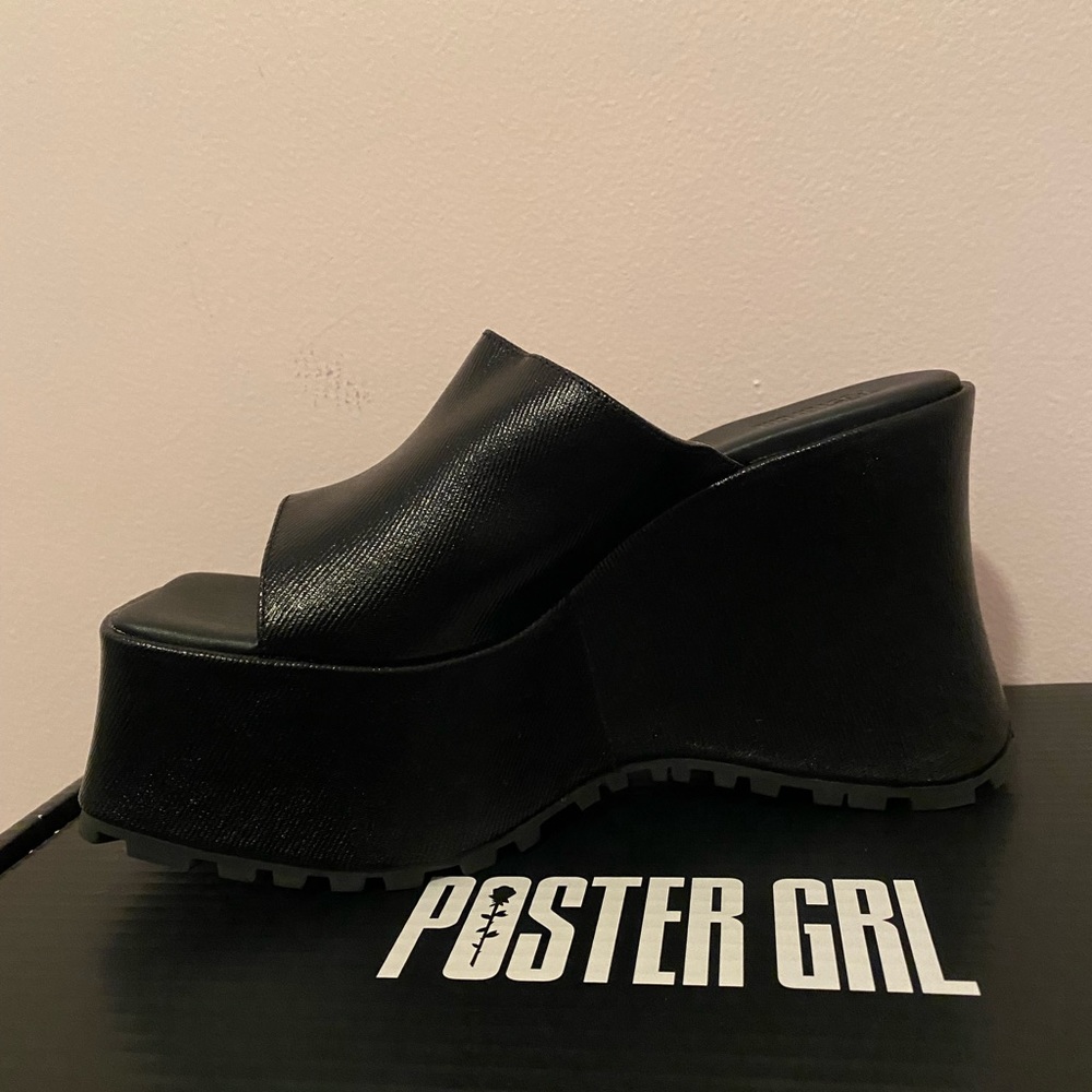 DOLLS KILL POSTER GRL IN THE ZONE COATED DENIM PLATFORM SANDALS BLACK SIZE US 9